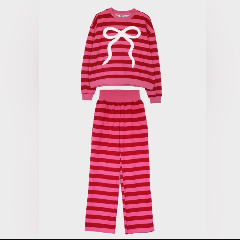 Skull House Designs Strawberry Bow Set